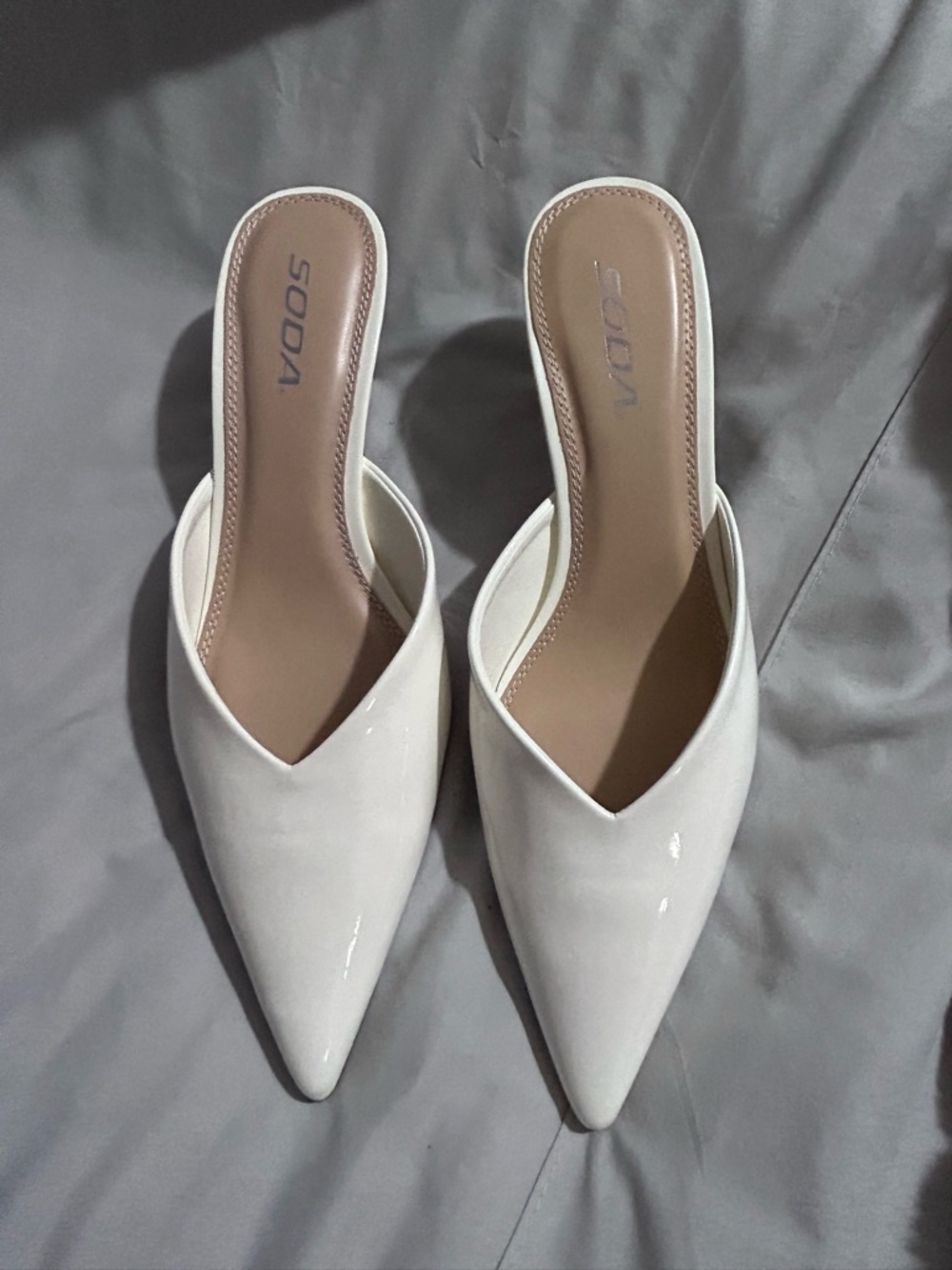 Soda Women's White Pointed Slip-On Mules-Size 9-NWT